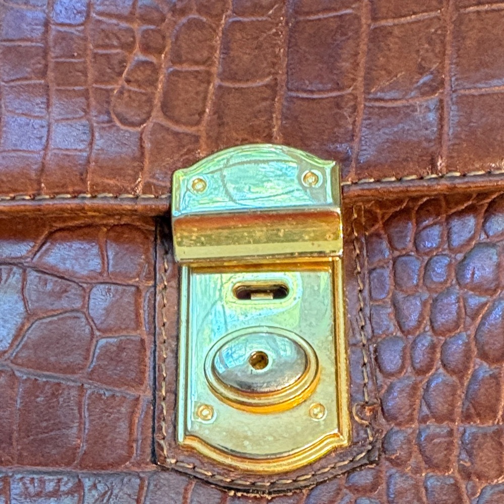 Vintage Francesco Biasia Brown Crocodile-Embossed Crossbody Bag - Picture 3 of 15